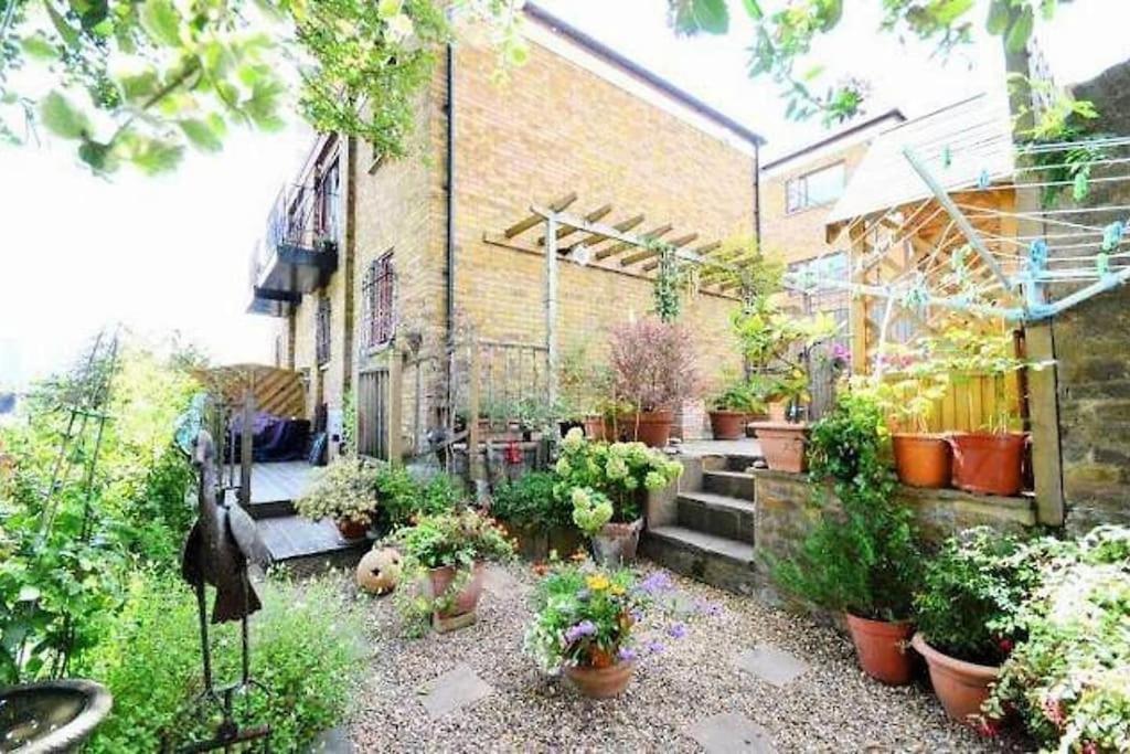 Amazing Location - City Of London- 2 Bedroom Stunning Canal View House With Private Garden,Parking & Balcony Exterior foto