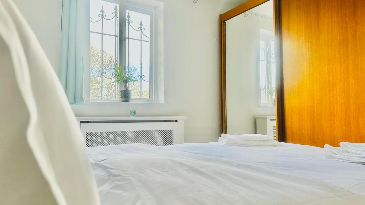 Amazing Location - City Of London- 2 Bedroom Stunning Canal View House With Private Garden,Parking & Balcony Exterior foto