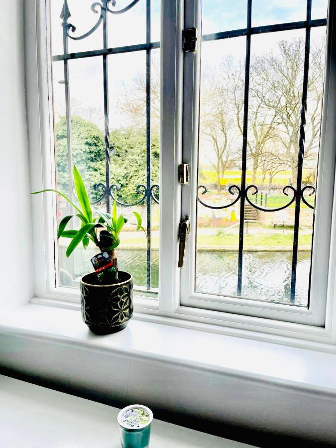 Amazing Location - City Of London- 2 Bedroom Stunning Canal View House With Private Garden,Parking & Balcony Exterior foto