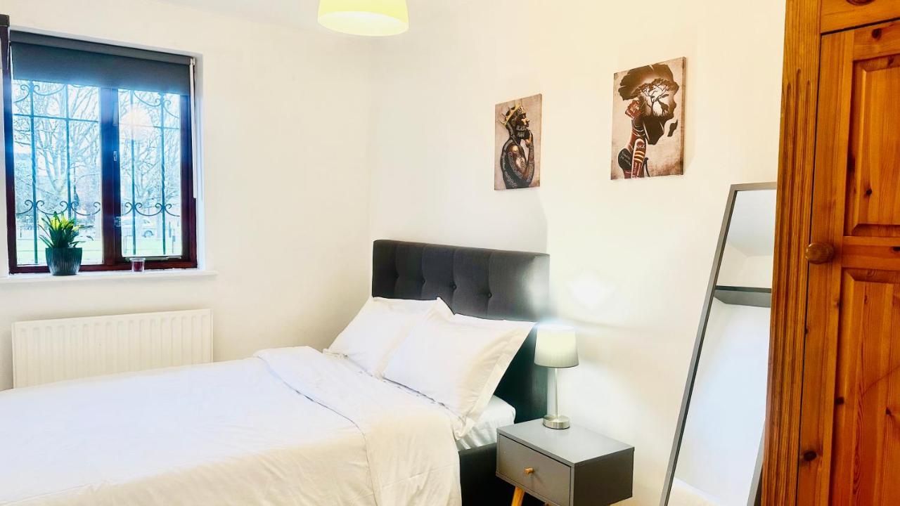 Amazing Location - City Of London- 2 Bedroom Stunning Canal View House With Private Garden,Parking & Balcony Exterior foto